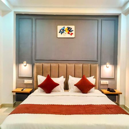 Mavens White Artemis Hospital Road Sector 52 Gurgaon Hotel Eksteriør billede
