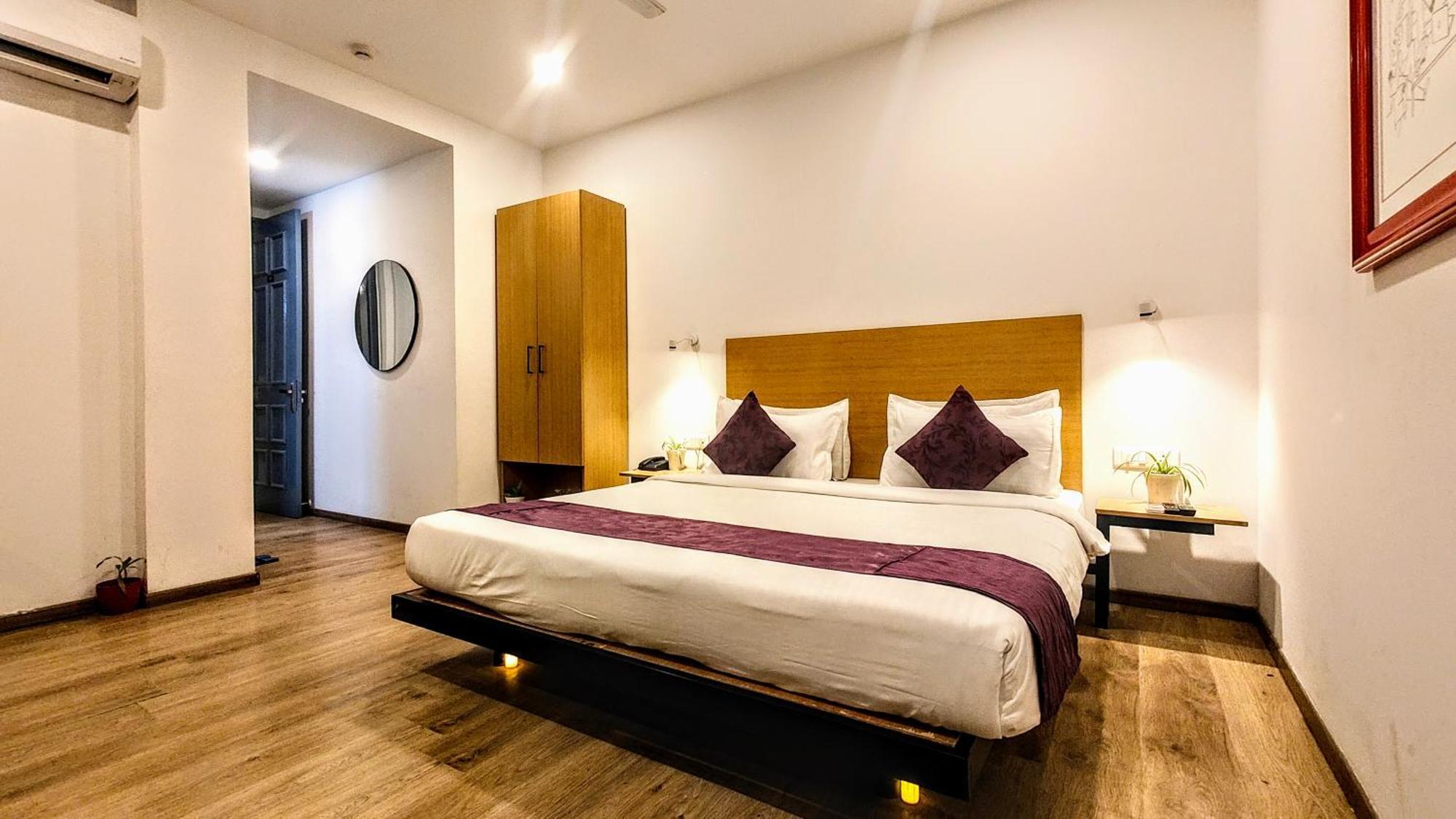 Mavens White Artemis Hospital Road Sector 52 Gurgaon Hotel Eksteriør billede