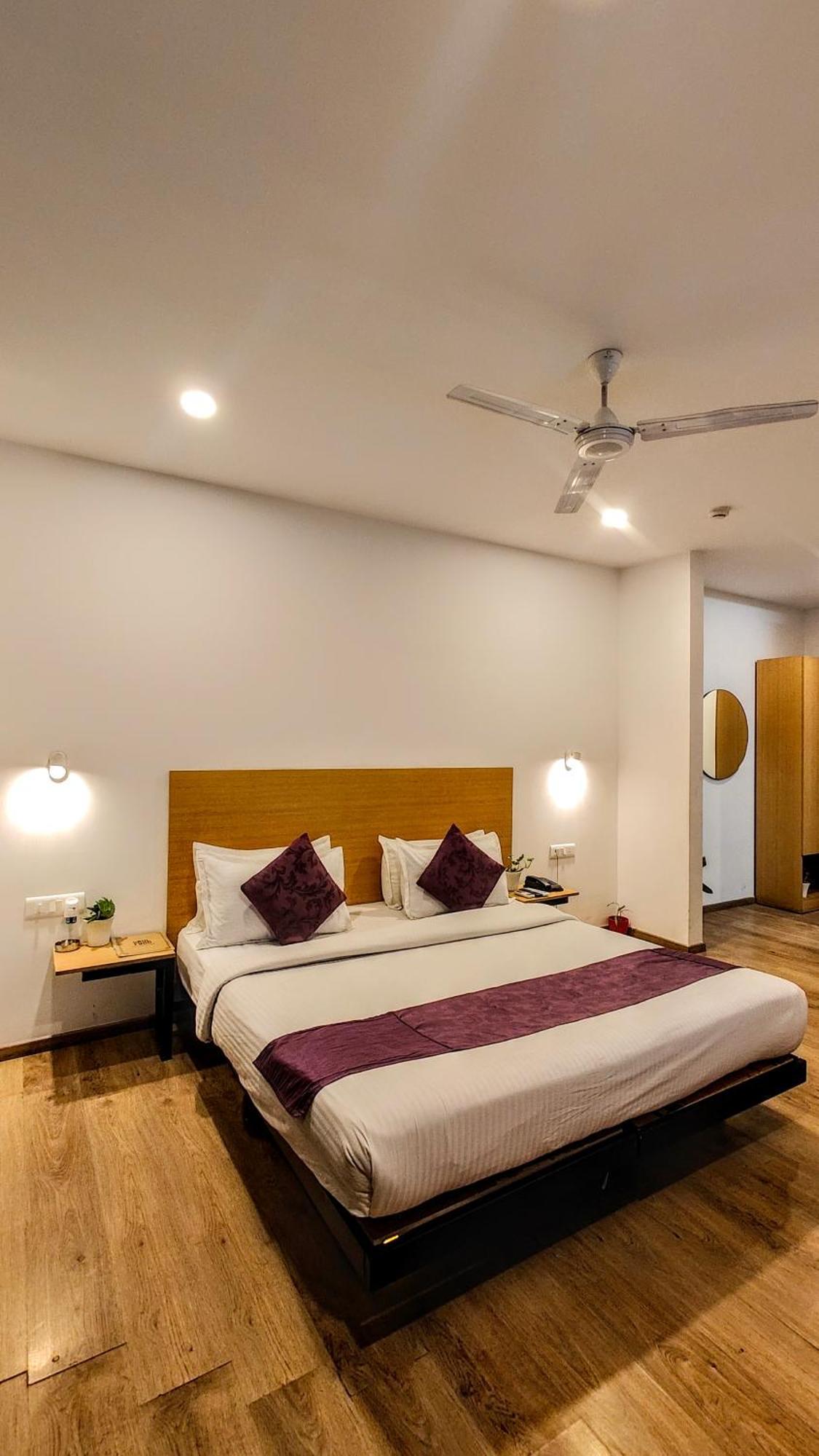 Mavens White Artemis Hospital Road Sector 52 Gurgaon Hotel Eksteriør billede