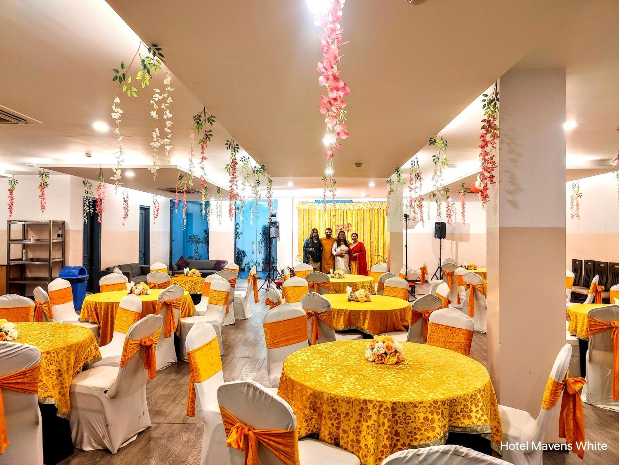 Mavens White Artemis Hospital Road Sector 52 Gurgaon Hotel Eksteriør billede