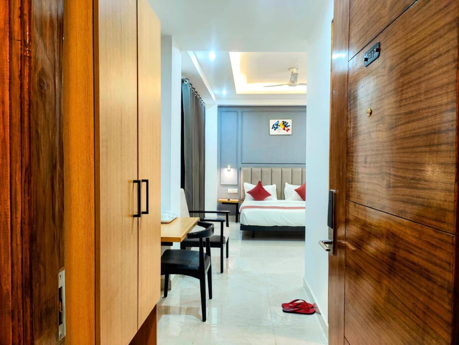 Mavens White Artemis Hospital Road Sector 52 Gurgaon Hotel Eksteriør billede