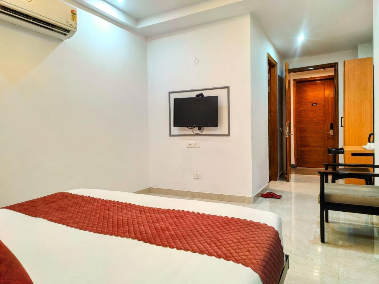 Mavens White Artemis Hospital Road Sector 52 Gurgaon Hotel Eksteriør billede